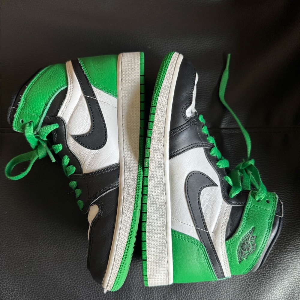 Nike Kids Sneakers - Green, Black, and White